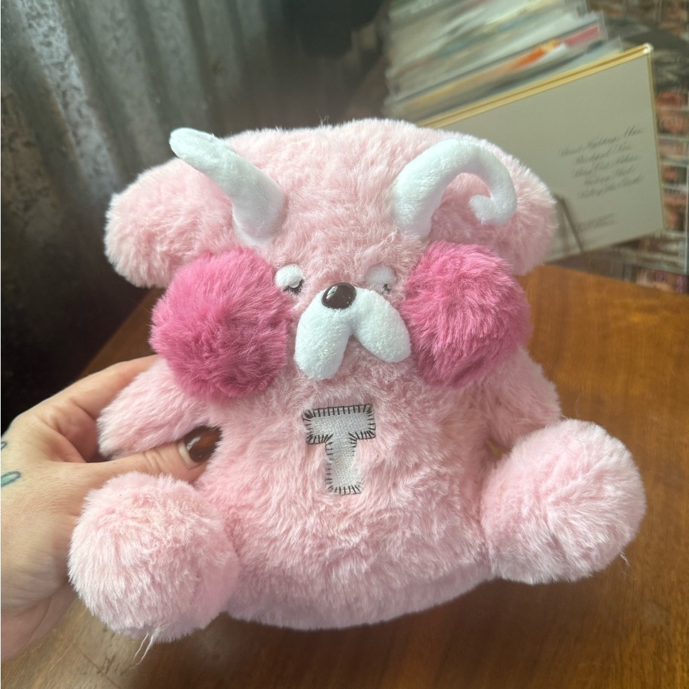 Turnstile Alien Love Plushie From Glow On Tour 2021 - Picture 2 of 9